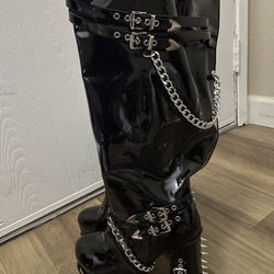 Lightly Used High heel Boots size 10