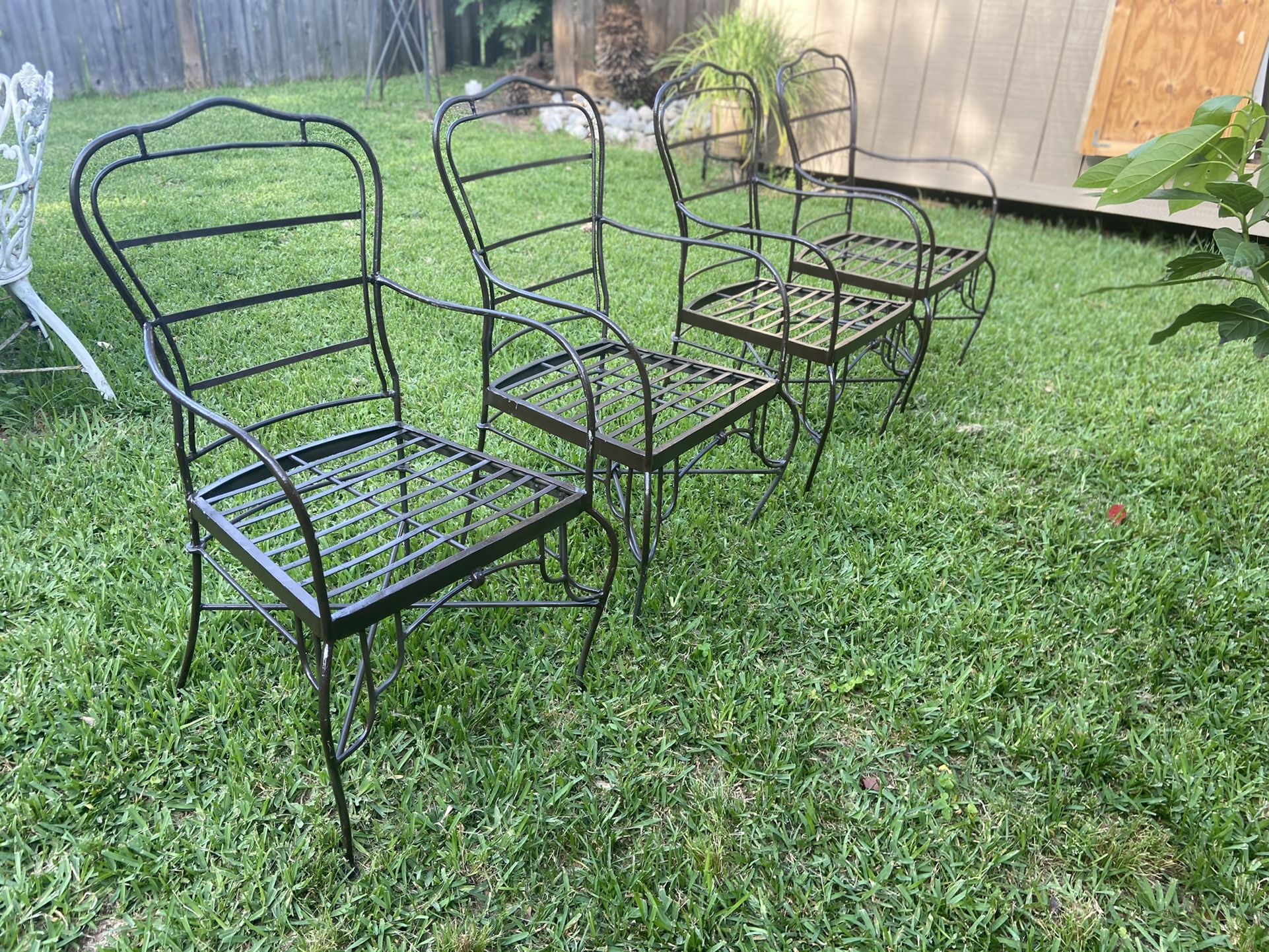 Outdoor heavy duty chairs