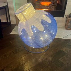 30” Pop Up Ornament