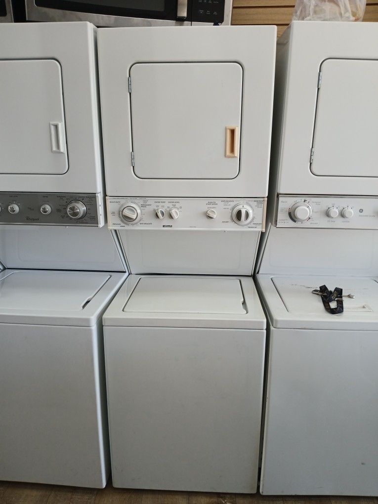 Kenmore 24"Wide 27"Deep 72"Tall Stackable Washer Gas Dryer Combo Heavy Duty Capacity In Excellent Condition