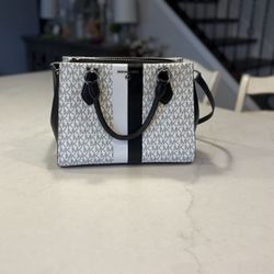 MICHAEL KORS  Medium Black & White Handbag Purse w/ Shoulder Strap
