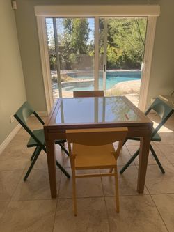 Table & Chairs