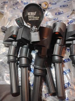 Tengo 7 bobinas nuevas de una expedición 2000 motor 5.4 todo por $60 dolares