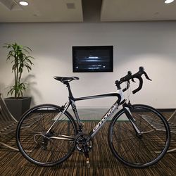 18.3 lb. All-Carbon Cannondale Synapse Carbon 5 Racing Bike