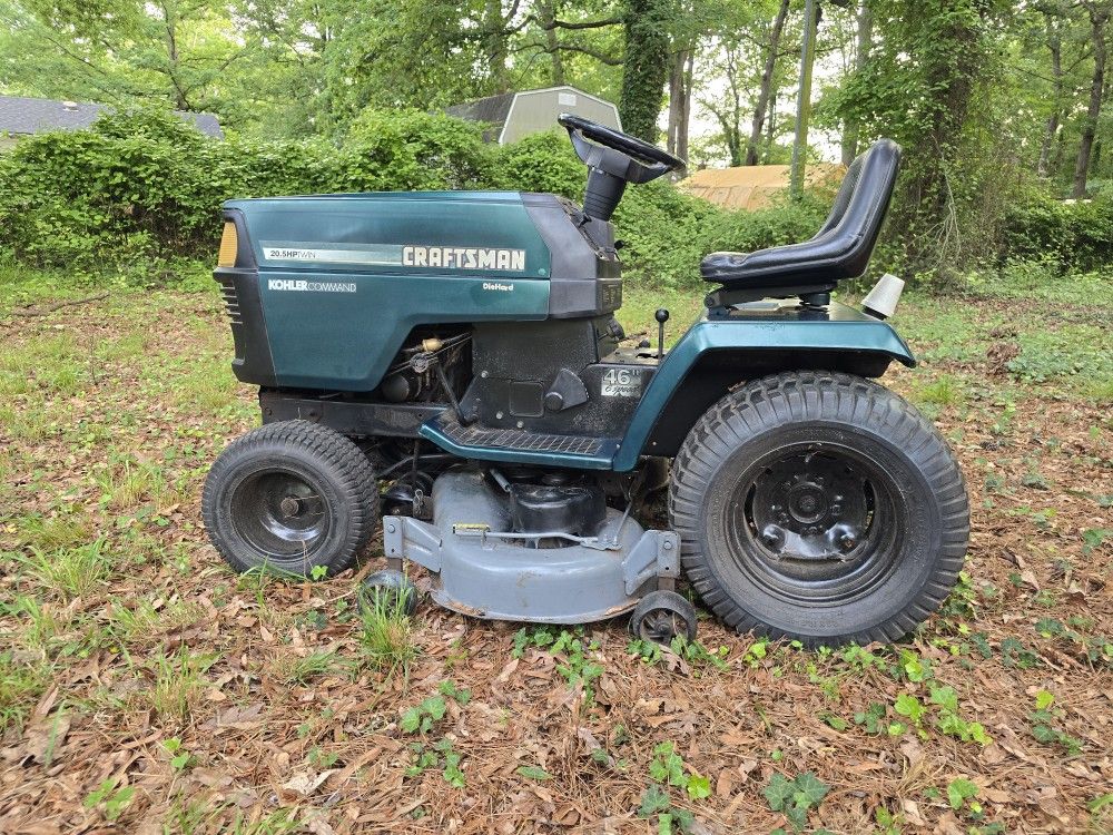 Craftsman lawn tractor 20.5hp $700