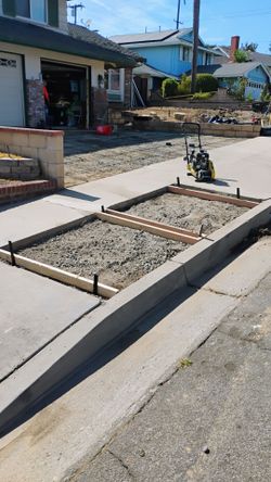 2x4 wood concrete frame