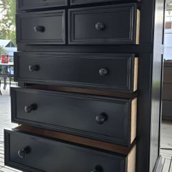 Beautiful Real Solid Wood Dresser. 