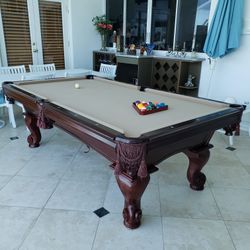 American Heritage Pool Table 8’ Feet With Accessories Like NEW