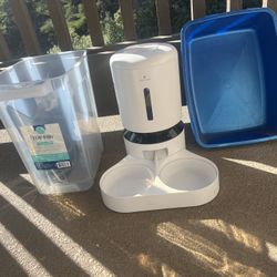 PetLibro Pet feeder + Supplies 