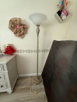 Floor lamp