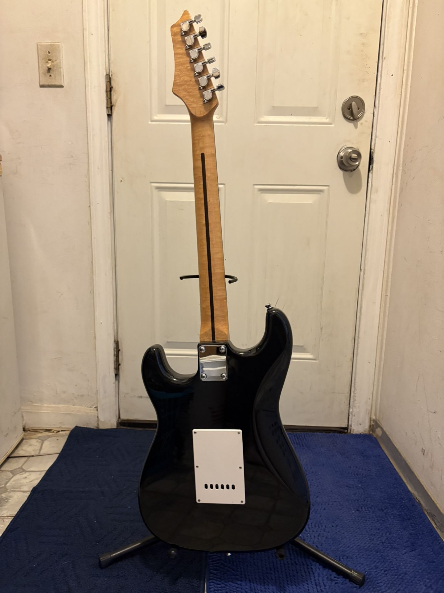 Beautiful Johnson Guitar Electric Guitar Sounds Great $175 Or Best Offer