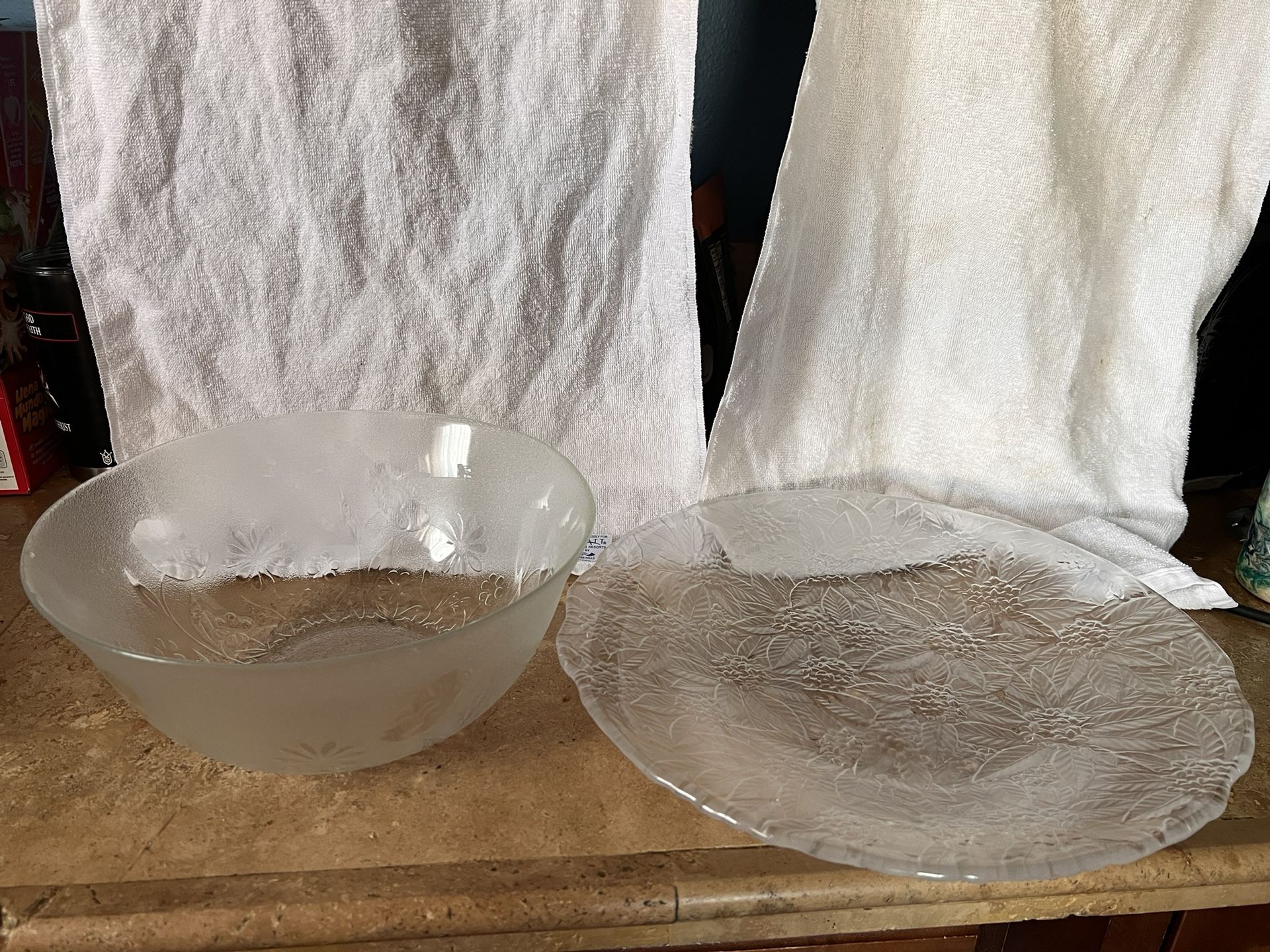 Salad Bowl And Serving Platter