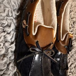 Woman’s Rain Shoes 