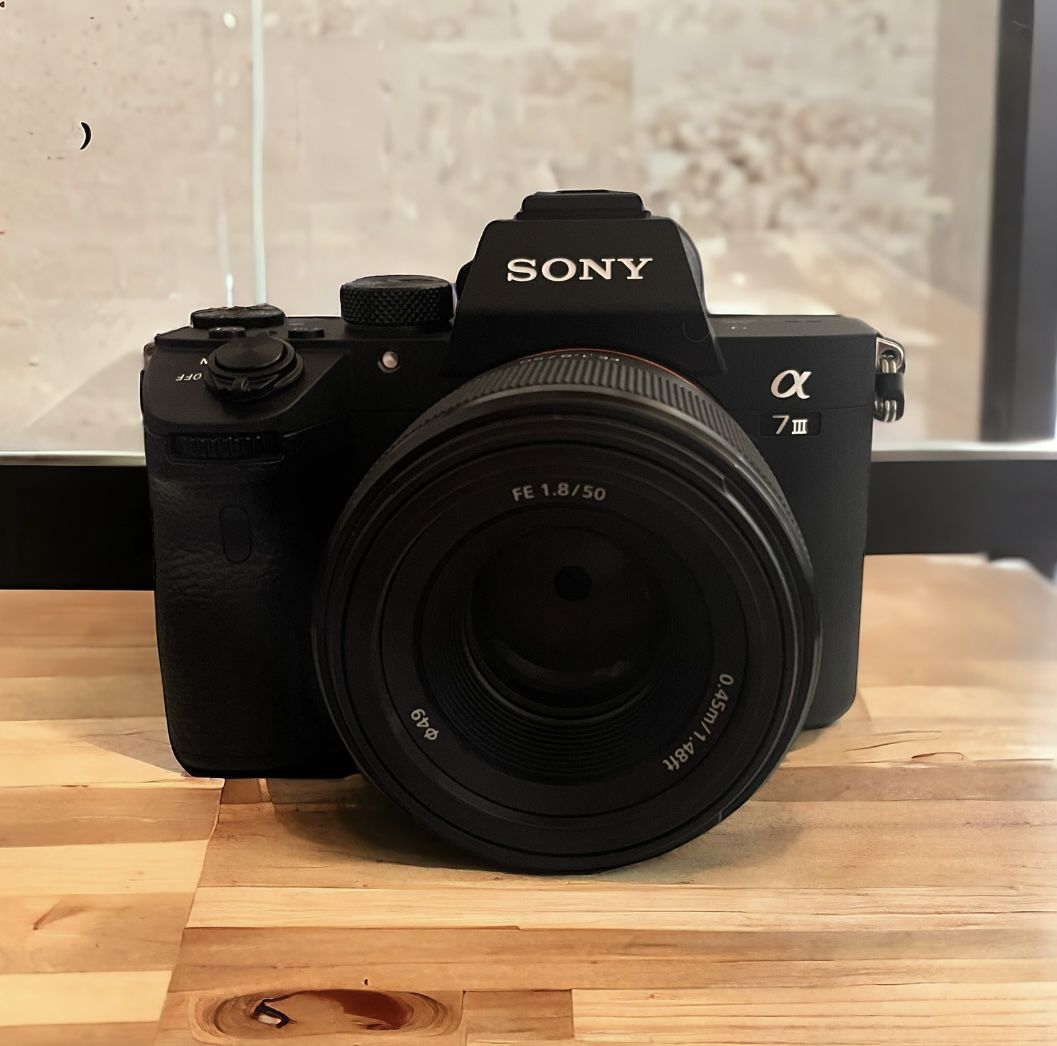 SONY ALPHA A7III WITH SONY FE 1.8/50mm Lens