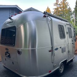 2018 Airstream Bambi 16RB Trailer – Exceptional Condition!