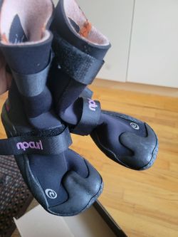 Woman's wetsuit boots size 7