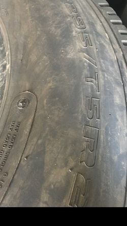 2 295/75R/22.5 Tires