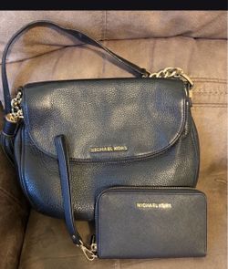 Micheal kors  shoulder purse  with matching wallet