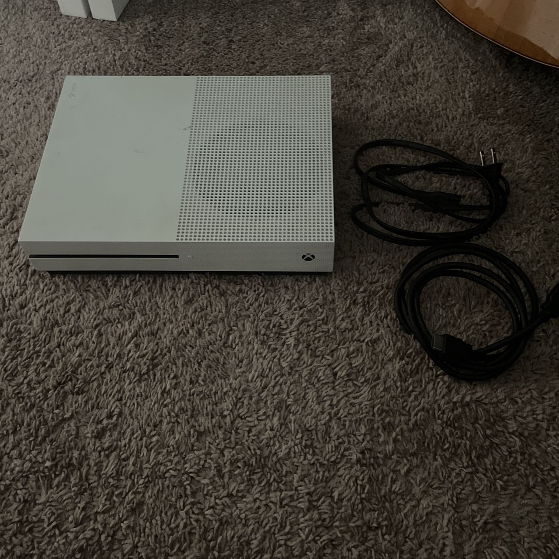 Xbox one s (no controller)