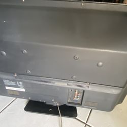 Emerson Black 32inch Tv