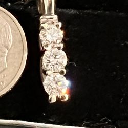 Diamantes Dije Medalla En Oro/ White Gold 3 Clear And Colorfully 