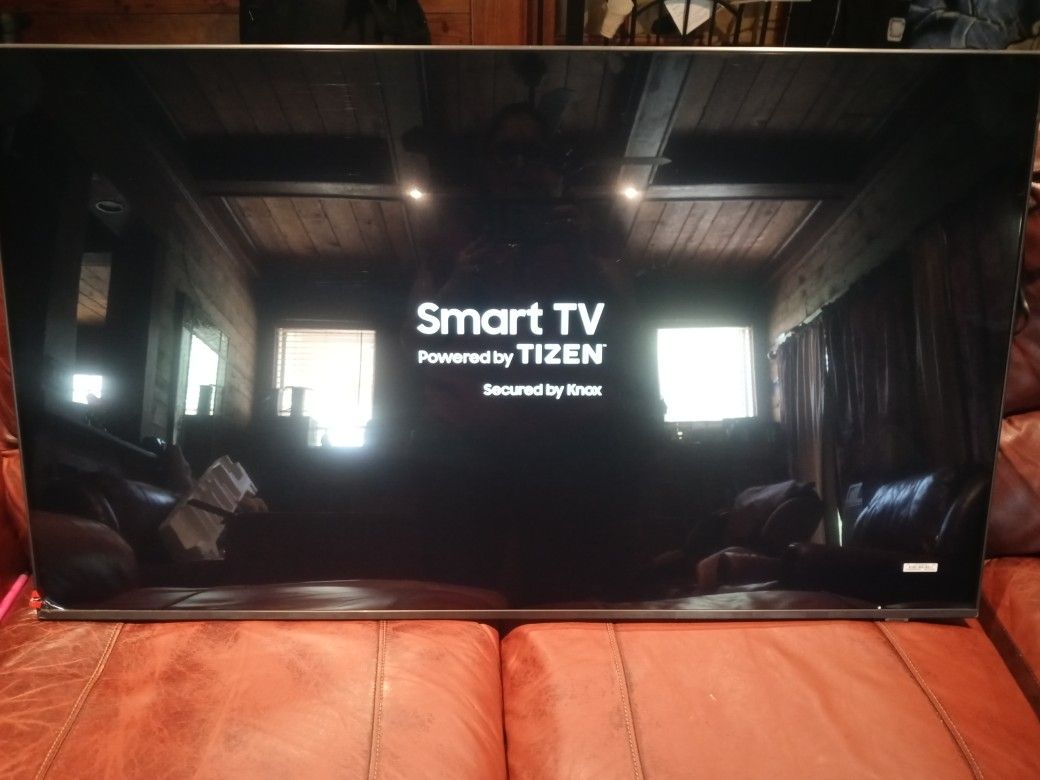 SAMSUNG SMART 50 Inch TV $200