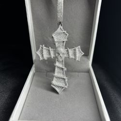 VVS Cross Pendant 