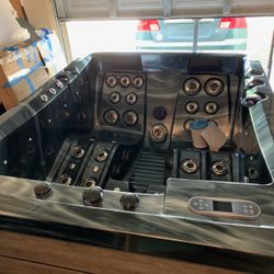 Hot Tub 3 Person