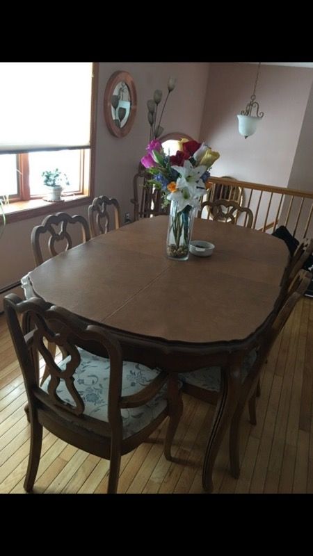 Thomasville furniture Industries 1962 Table, chairs & china cabinet/Hutch