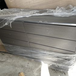 LARGE DRESSER WITH DAMAGED TOP PICK UP TODAY