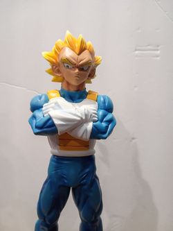 Super Saiyan Vegeta Figure