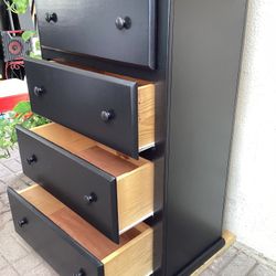 4 Big Drawers Dresser 