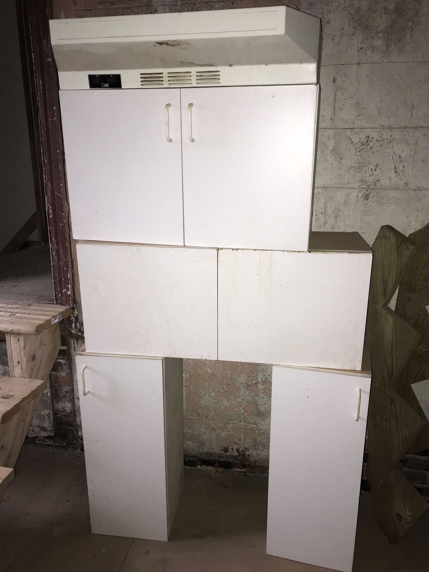 Used cabinets and exhaust removed in good condition