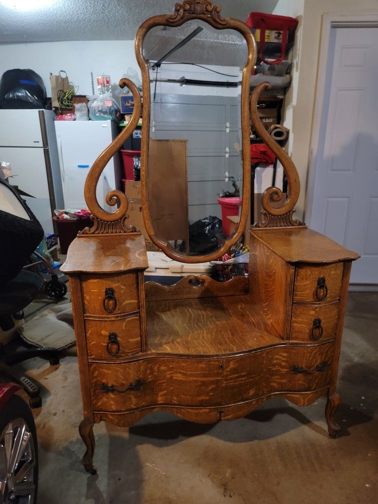Tiger Striped Oak Vanity Dresser.