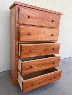 ✨Jumbo size solid pine chest