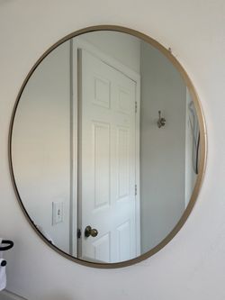 Round Wall Mirror