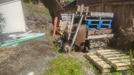 Free Pallets
