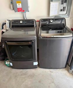 LG Washer and Dryer Set – Graphite Steel