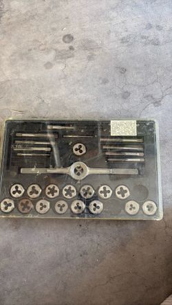 Tap and die set