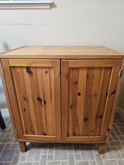 Cabinet pine