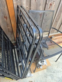Folding bed frame