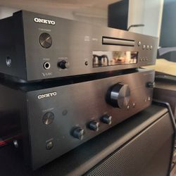 Onkyo Amplifier  Cd Player And Altec Lansing Speakers 