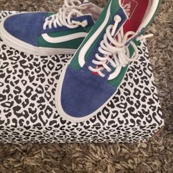 VANS  SIZE 8