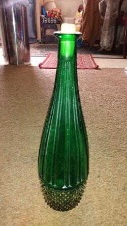 Vintage Italy green tall wine bottle 👌