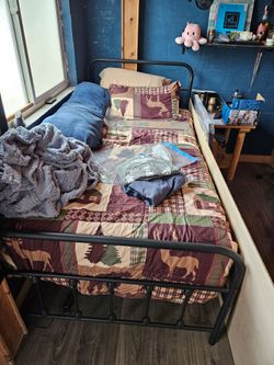Twin bed with green tea mattress