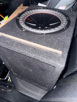 KICKER 12” Comp-R and Kicker ZX550.2 Amp