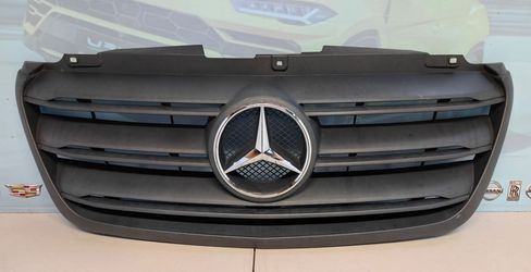 2019-2025 MERCEDES SPRINTER 1500, 2500, 3500, 4500 GRILLE