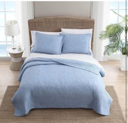 Tommy Bahama - Queen Quilt, Reversible Cotton Bedding, Pre-Washed for Added Softness (Costa Sera Blue, Queen)