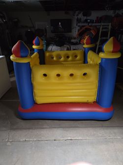 Intex Castle bounce