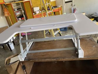 VIV DESK RISER